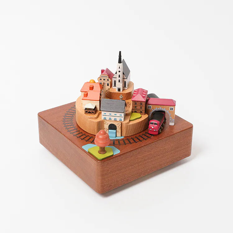 LooveGift Autumn Scenery Rotating Train Music Box